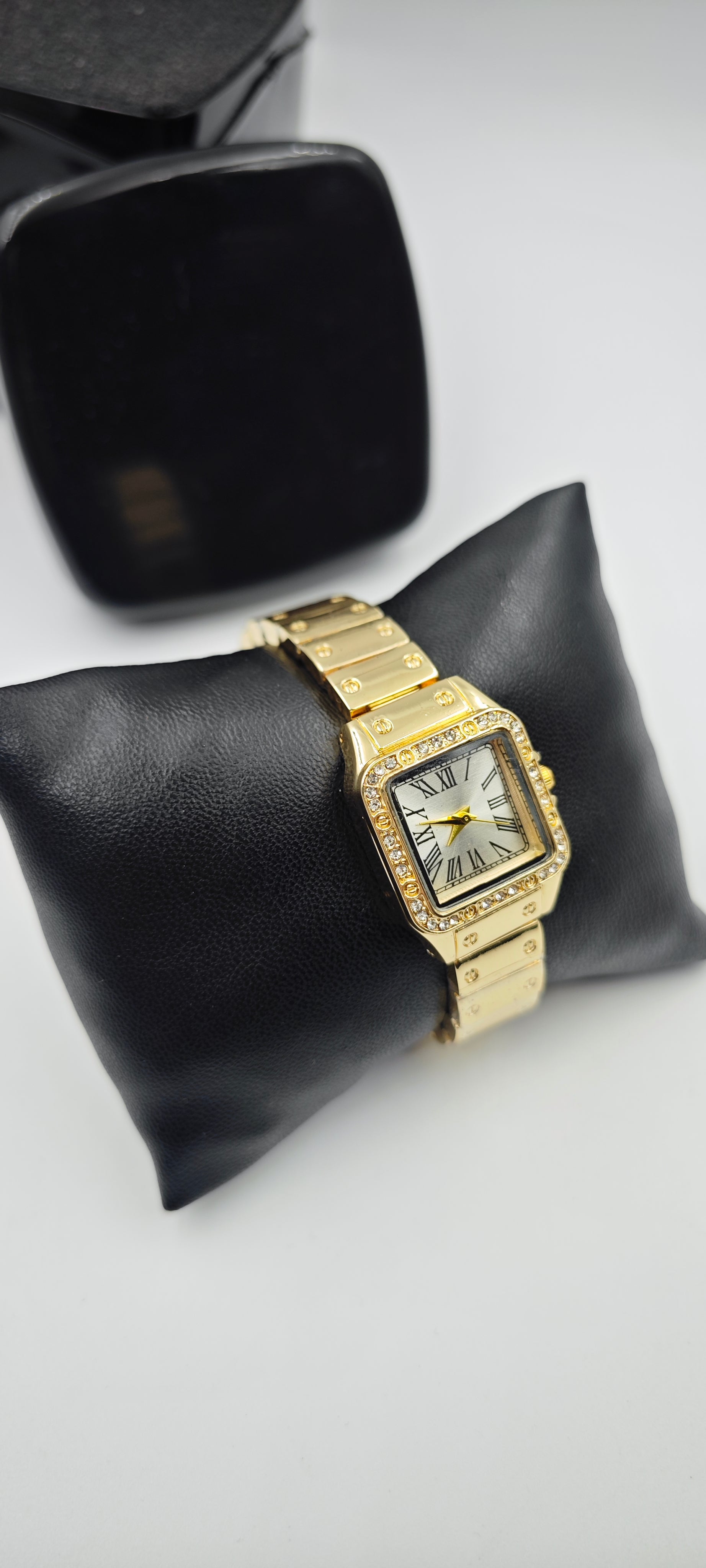 Minimalist Vintage Bayan