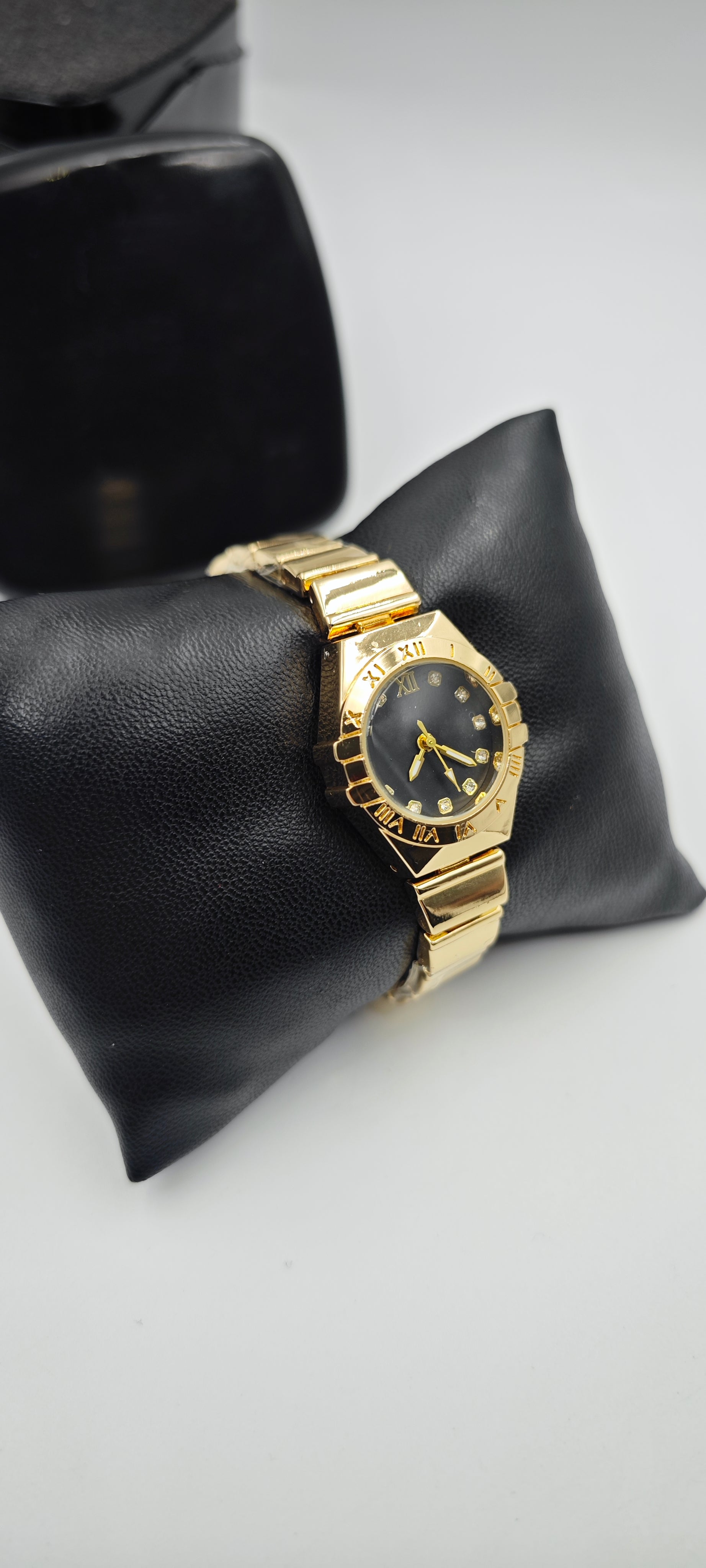 Minimalist Vintage Bayan