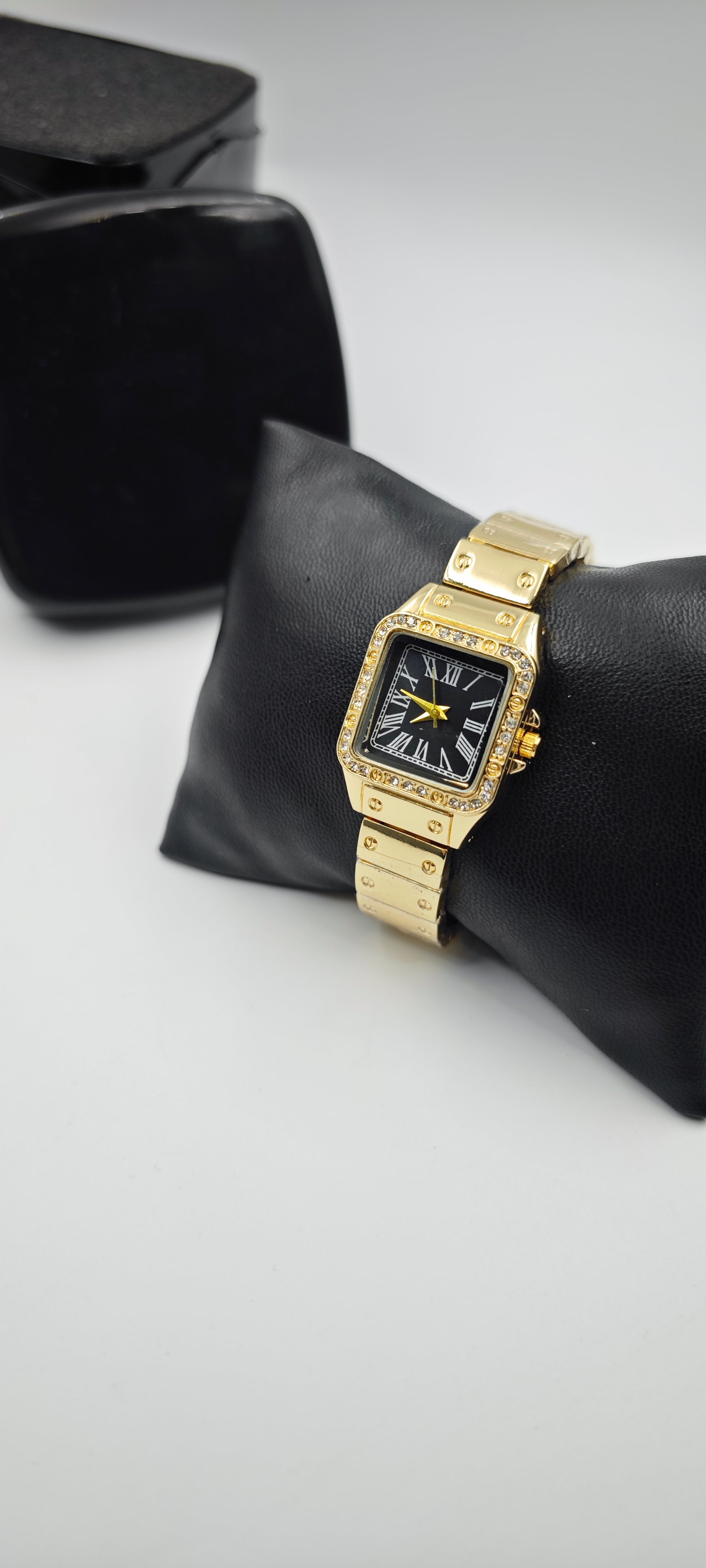 Minimalist Vintage Bayan