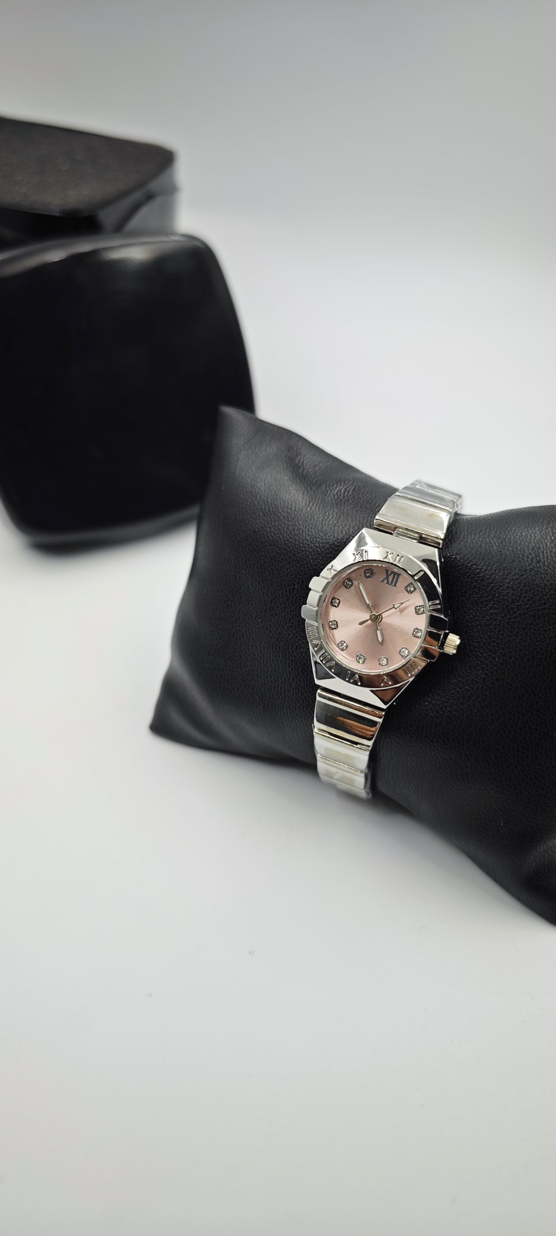 Minimalist Vintage Bayan