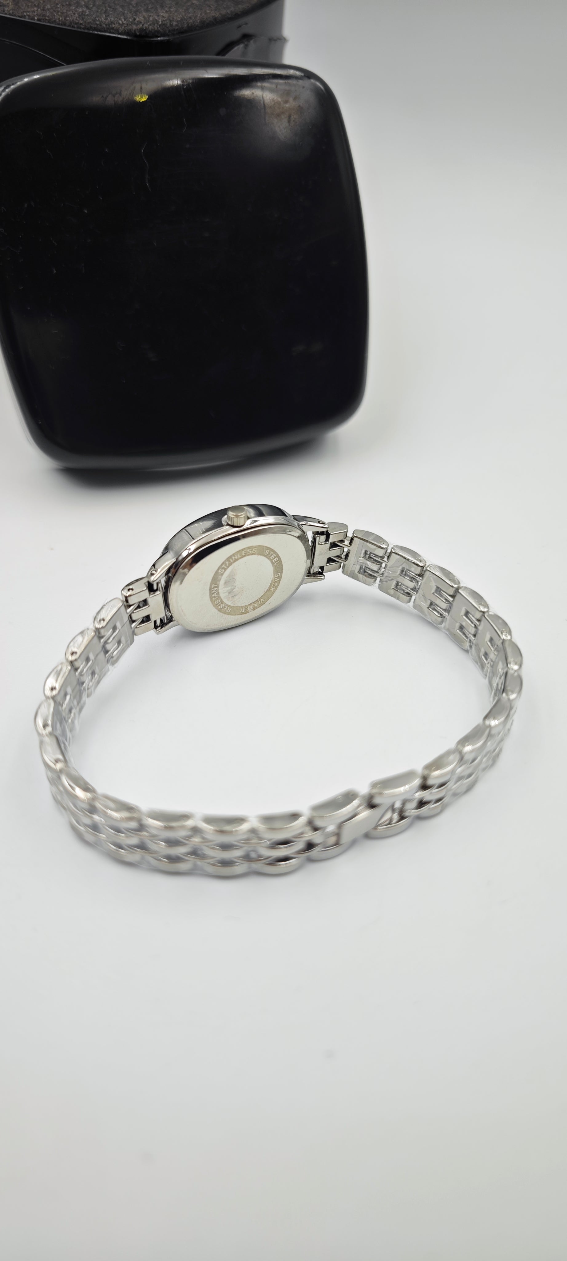 Minimalist Vintage Bayan