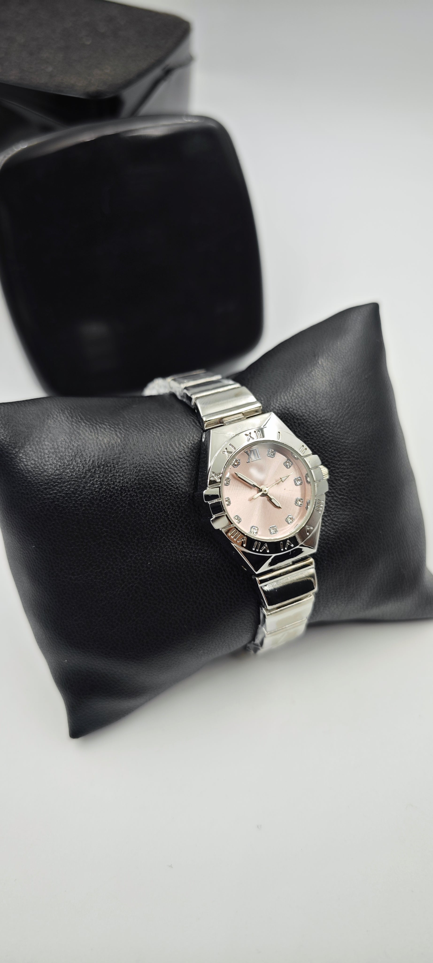 Minimalist Vintage Bayan