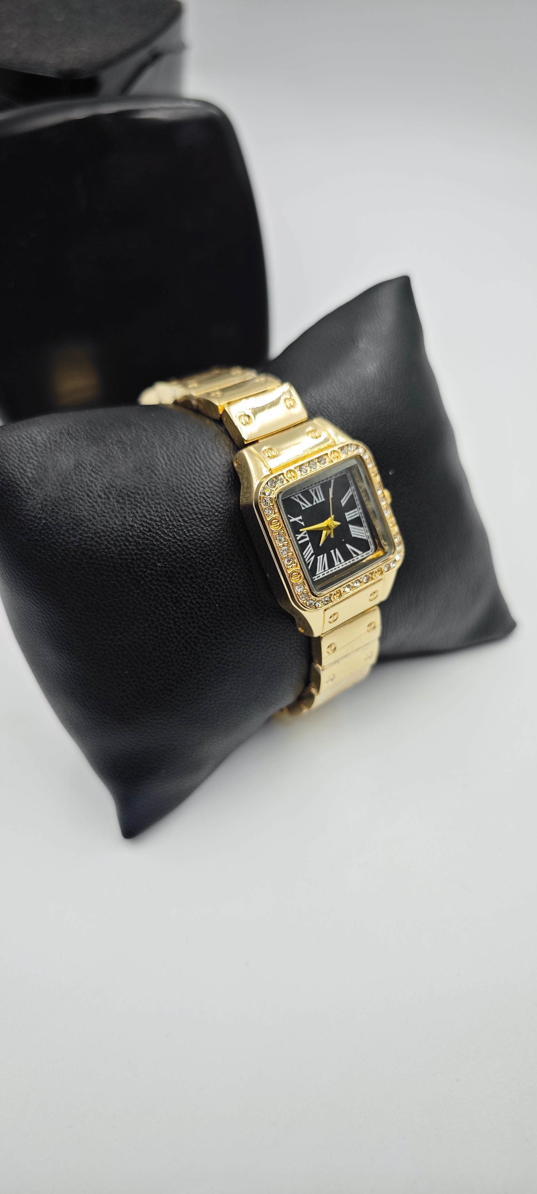 Minimalist Vintage Bayan