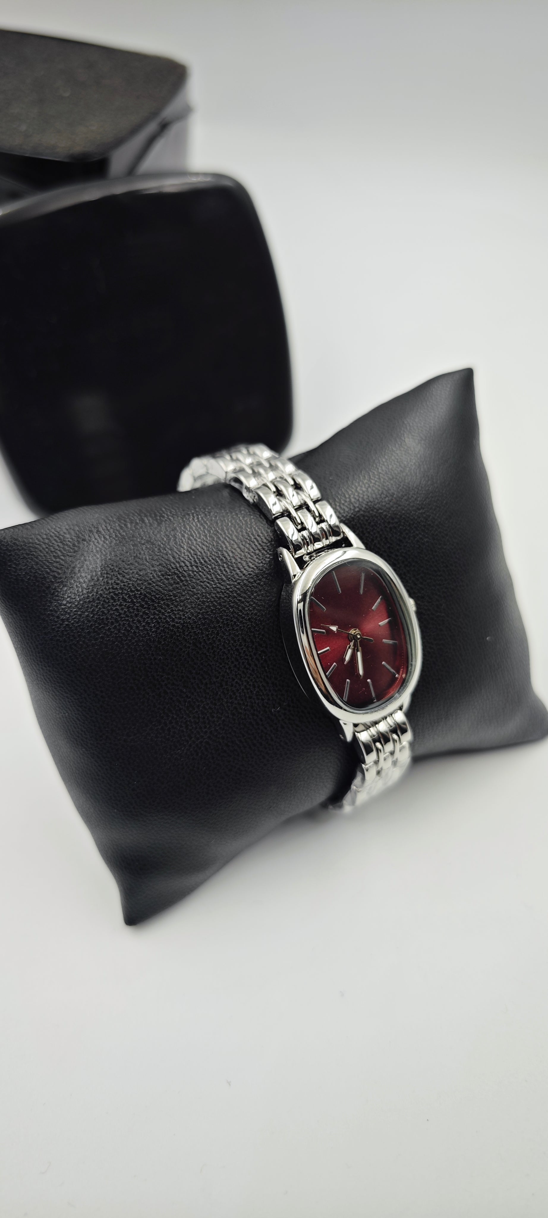 Minimalist Vintage Bayan