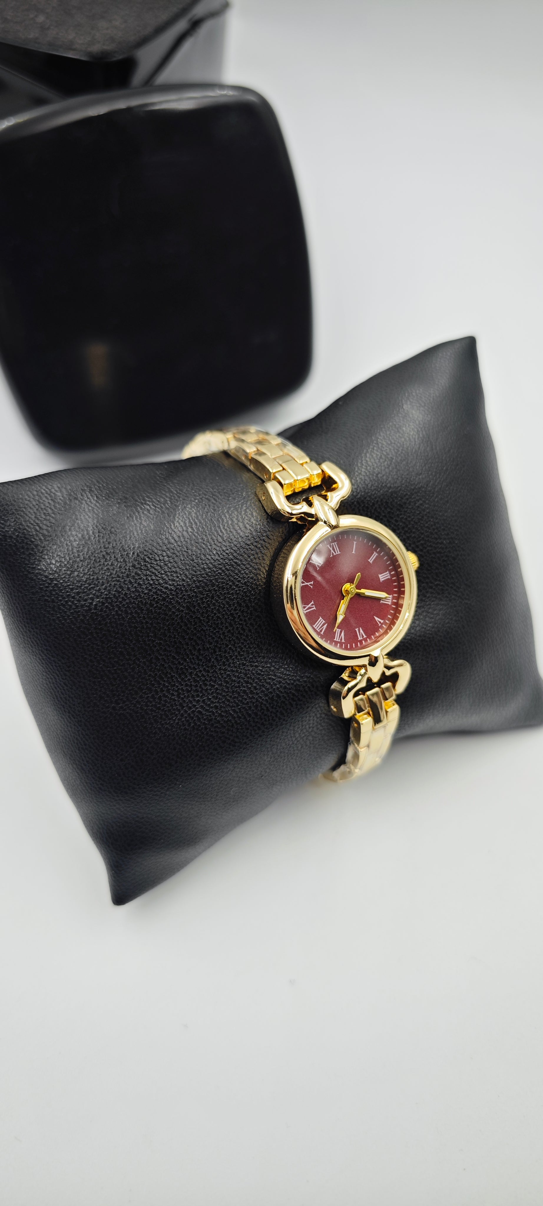 Minimalist Vintage Bayan