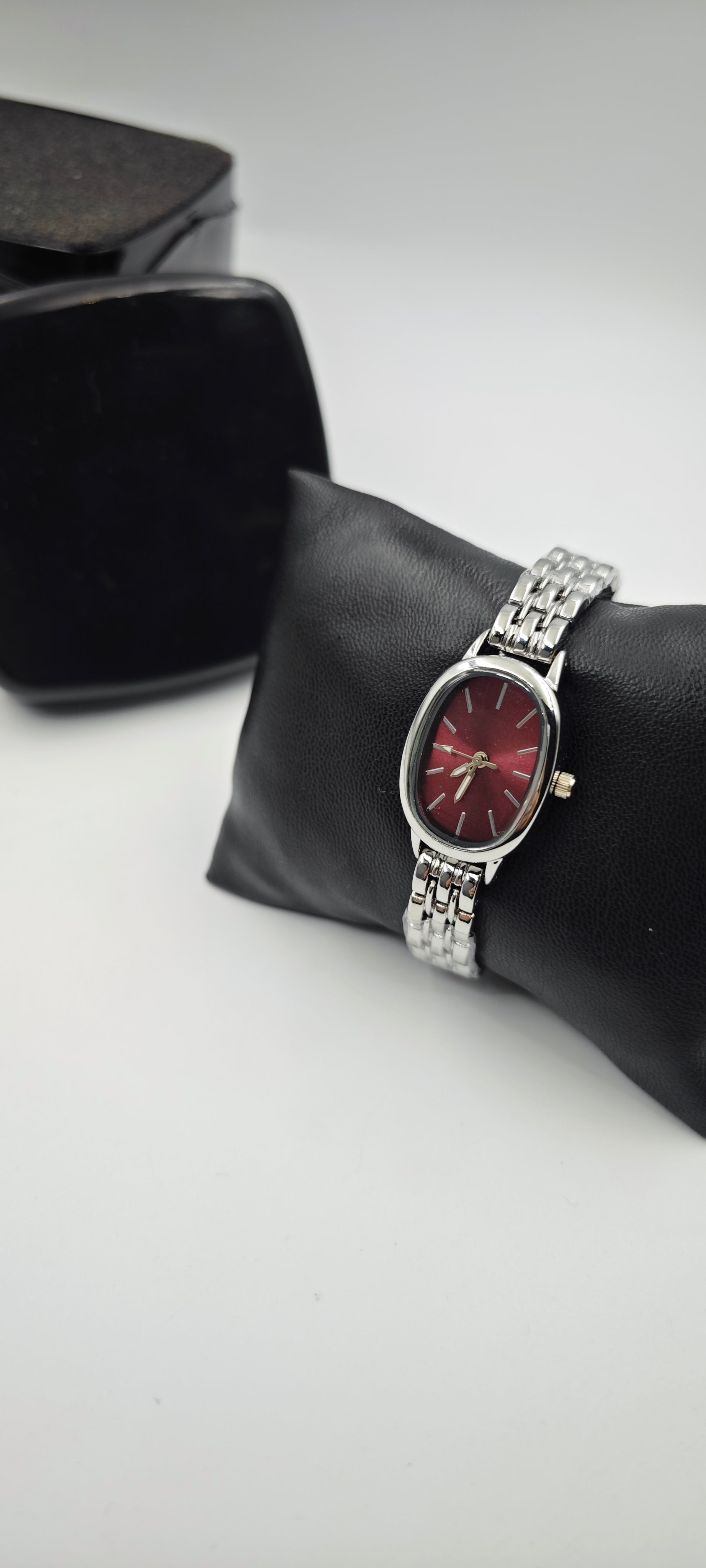 Minimalist Vintage Bayan