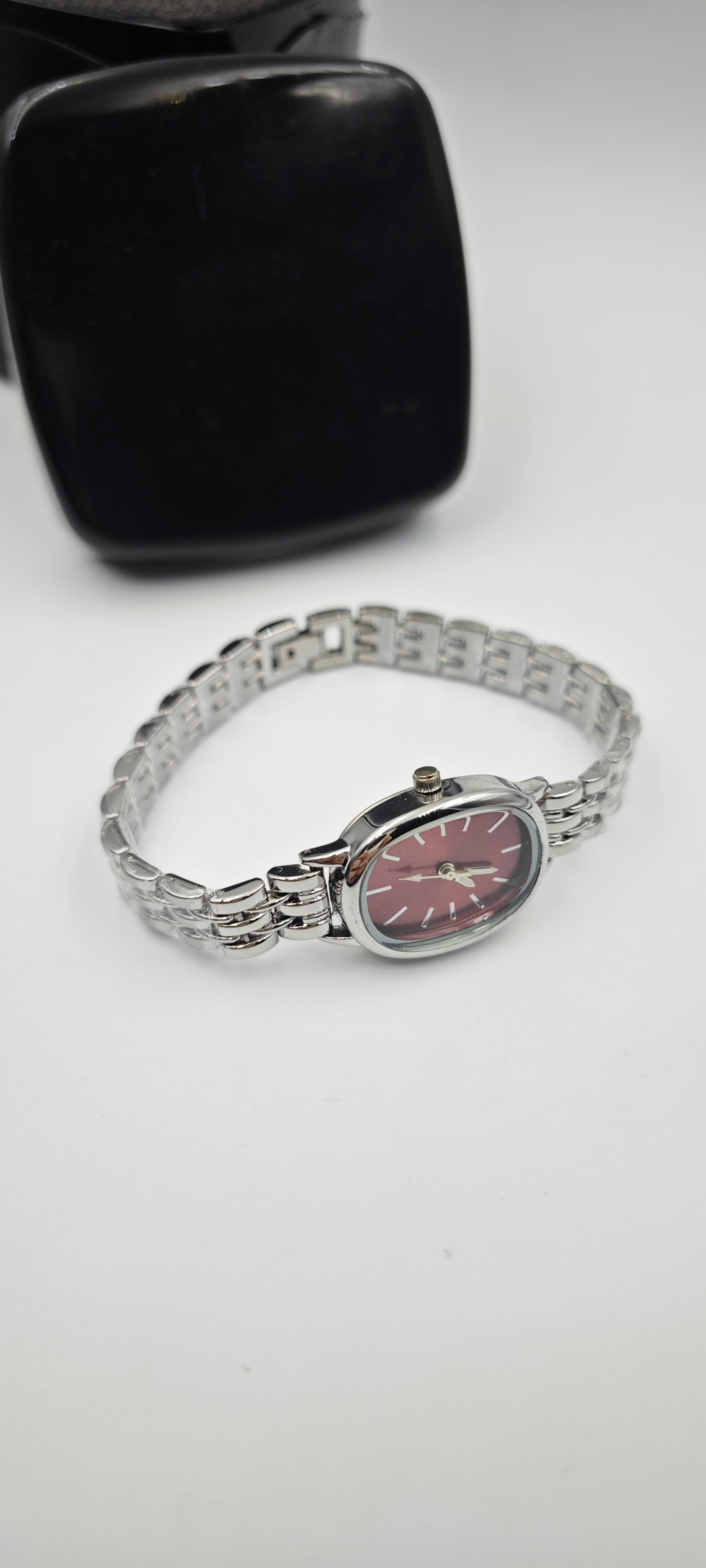 Minimalist Vintage Bayan