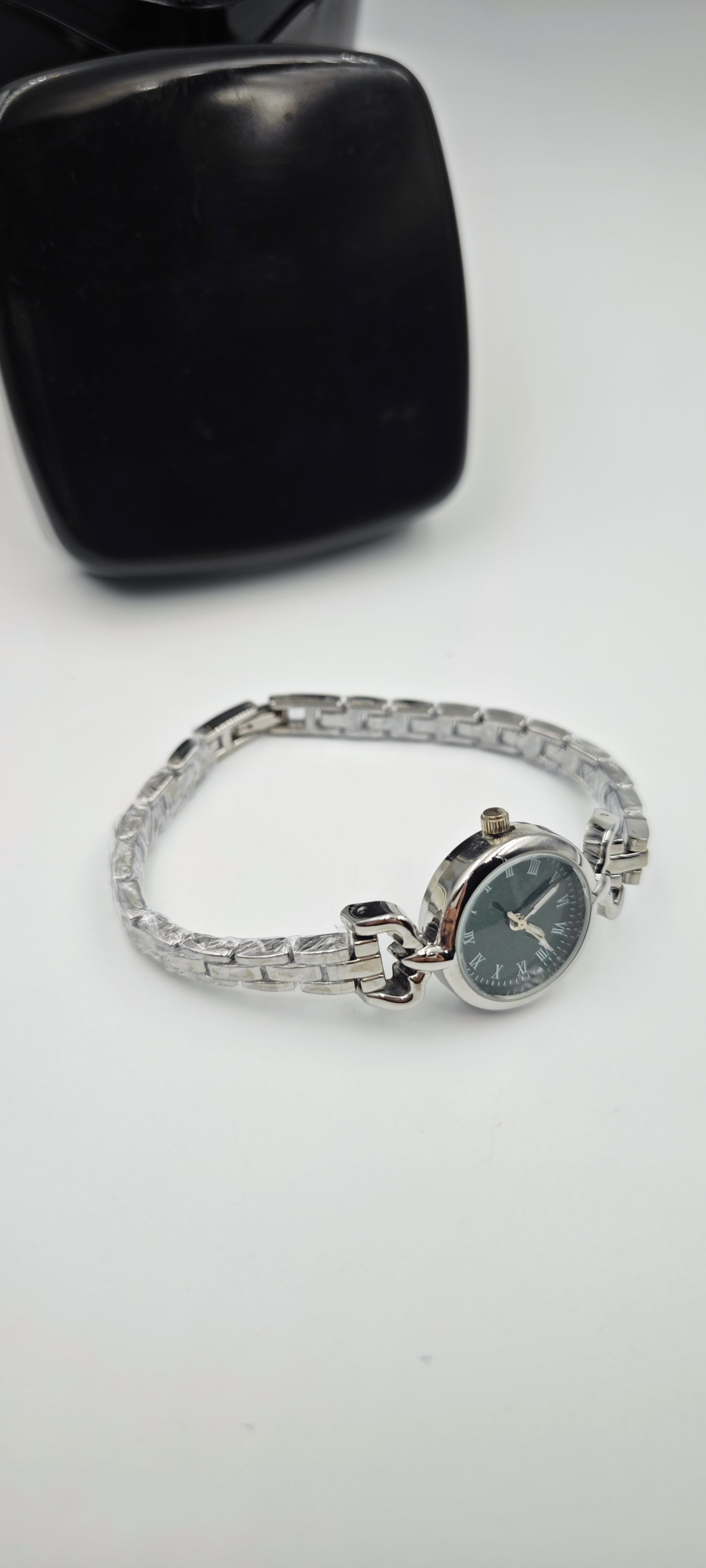 Minimalist Vintage Bayan